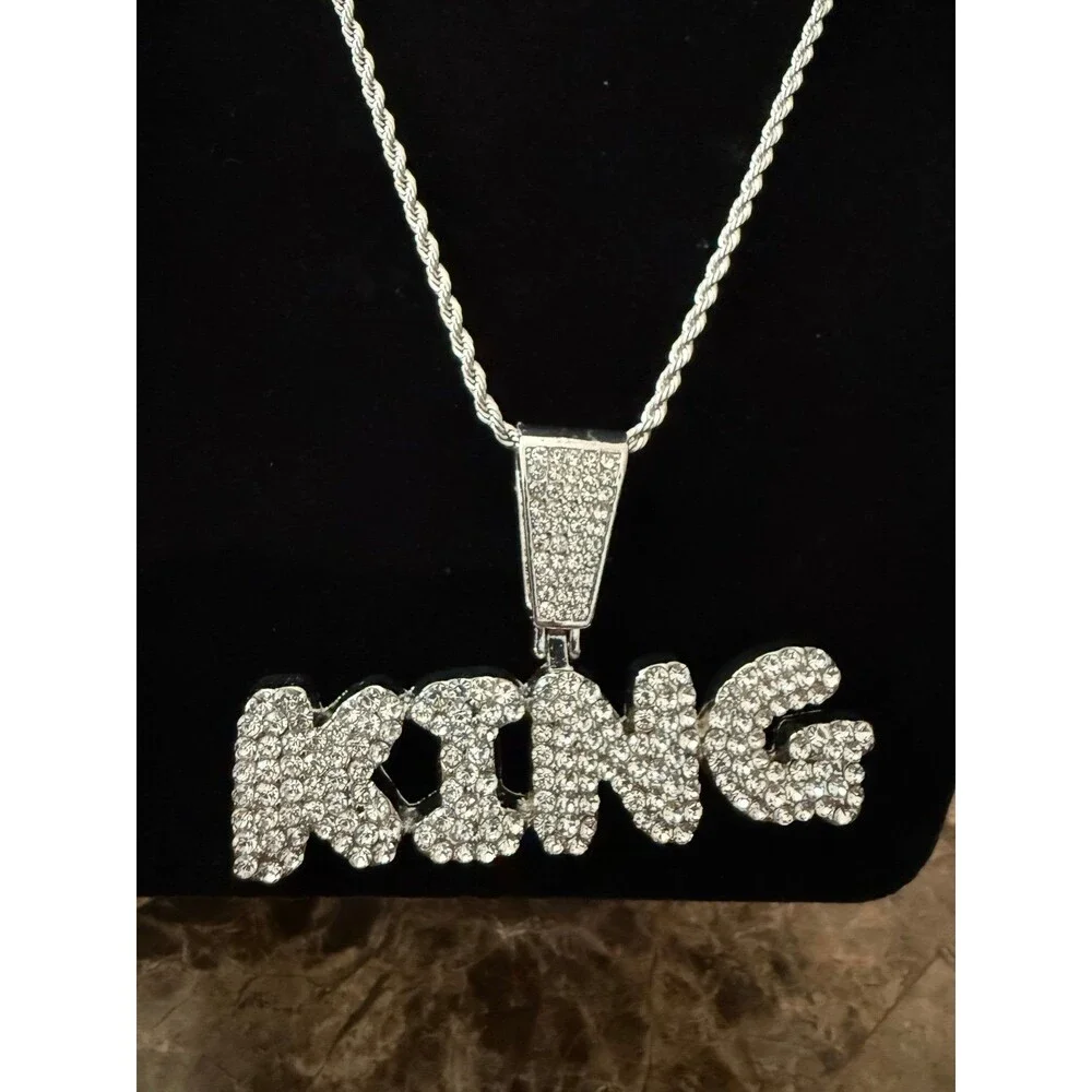 King pendant necklace with rhinestones
